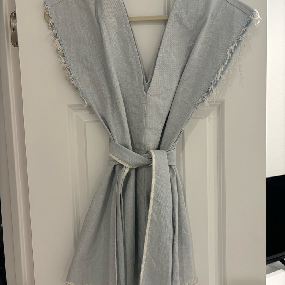 Elegant Light Blue Sleeveless Dress